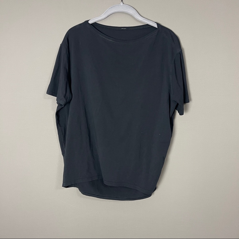 Lululemon Black Tee (Size 6)